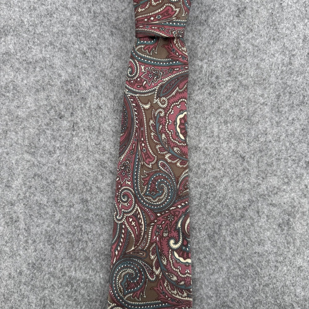 Westchester Classics Tie Mens OS Paisley Burgundy Silk Italian Fabric EUC
